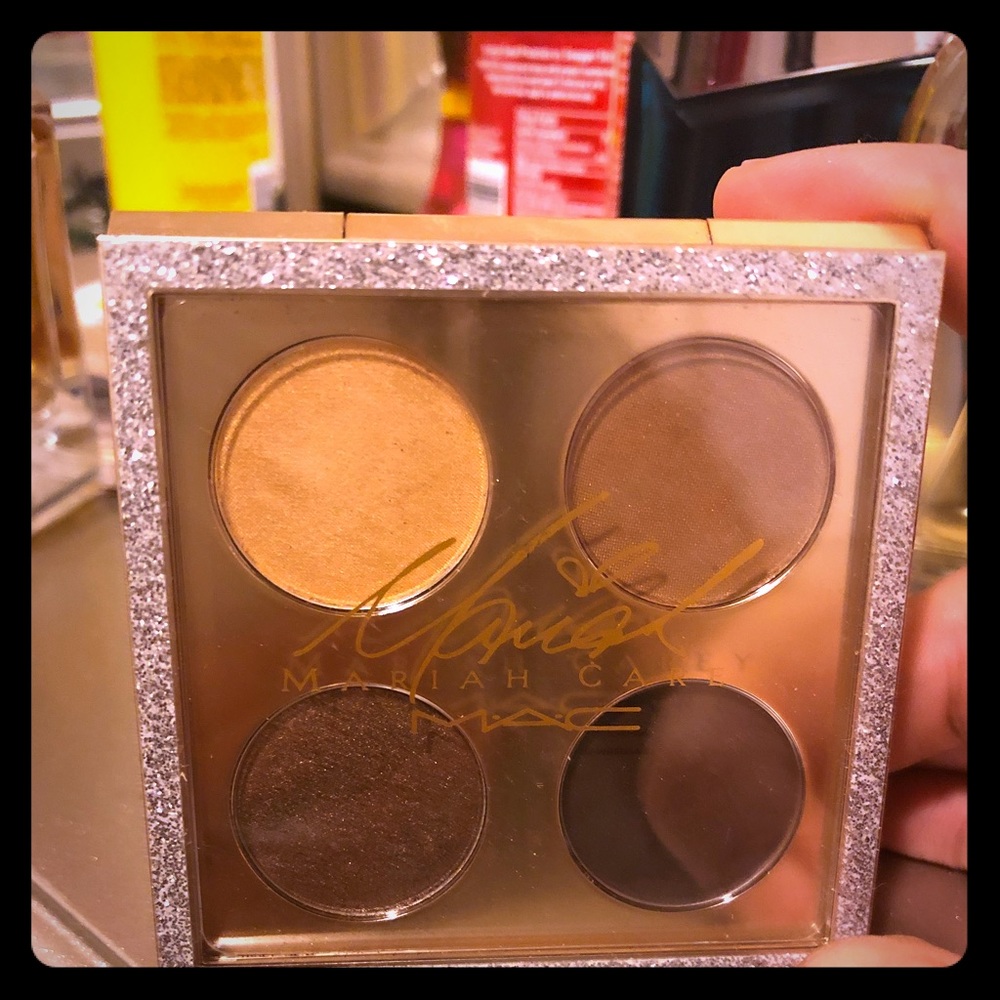 Make up - Picture 1 of 2